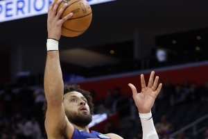 活塞主帅：不认可白魔对CC犯规的发生方式 这体现了后者的韧性